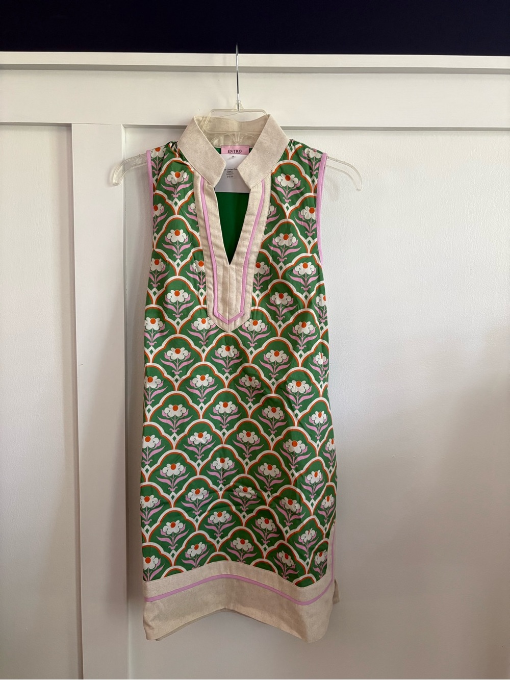 entro Green Floral-Print Sleeveless Shift Dress with Cream Trim